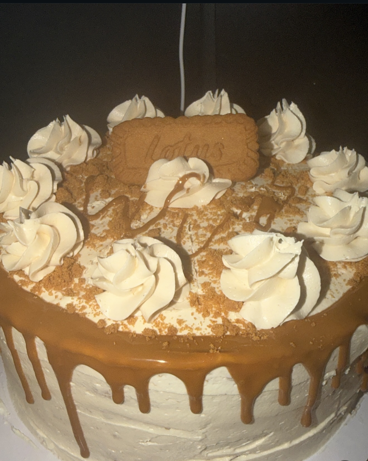 Biscoff lotus drip cake